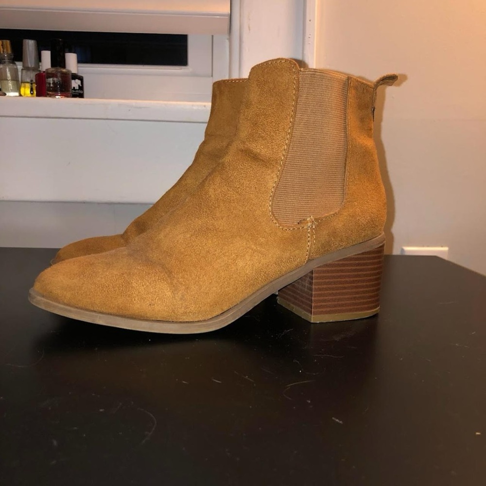 Gap Chelsea boots
